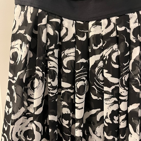 White House Black Market Dress - Picture 2 of 4